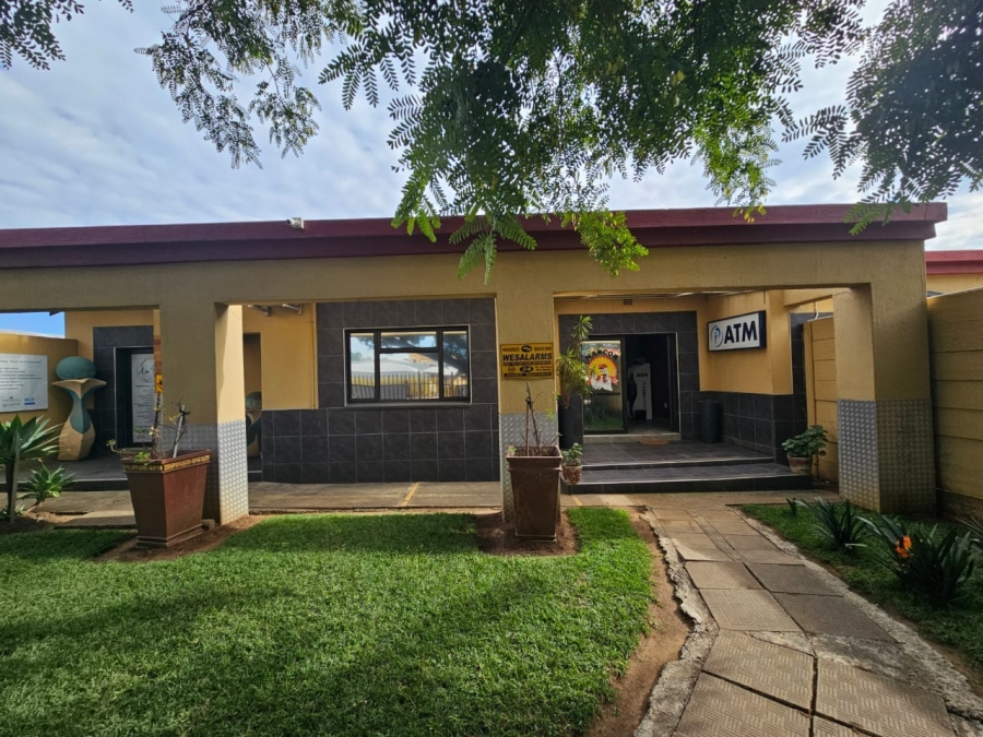 Commercial Property for Sale in Oos Einde North West